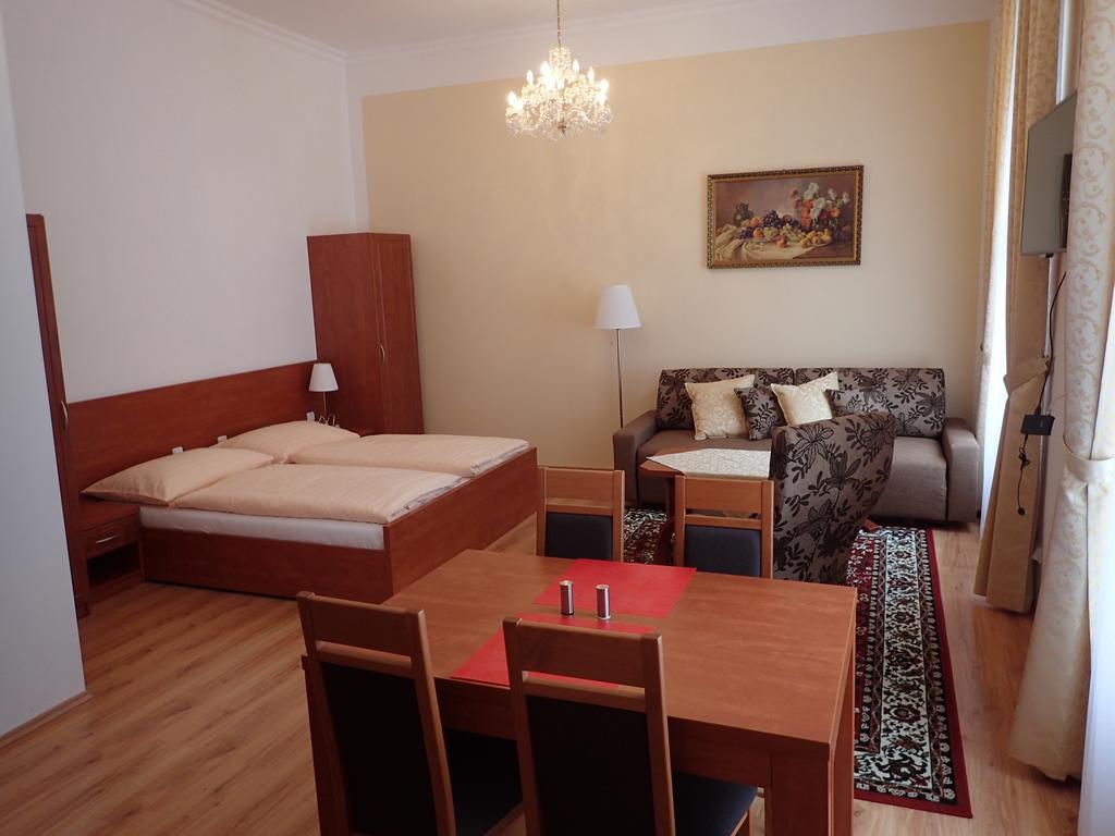 Apartments Paderewski Karlovy Vary Extérieur photo