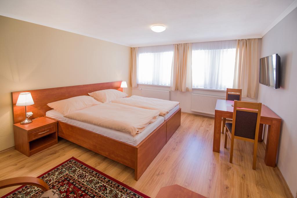 Apartments Paderewski Karlovy Vary Extérieur photo